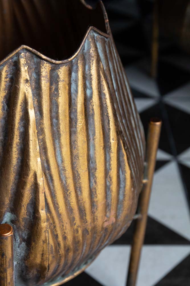 Gold Scallop Planter On Stand - Image 4