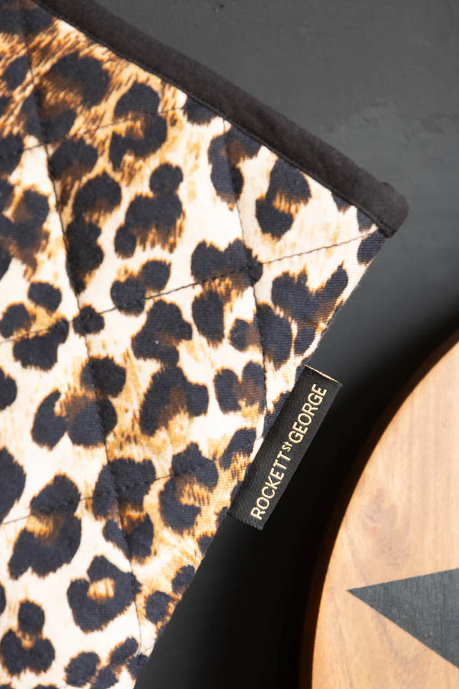 Leopard Love Print Oven Mitts - Image 5