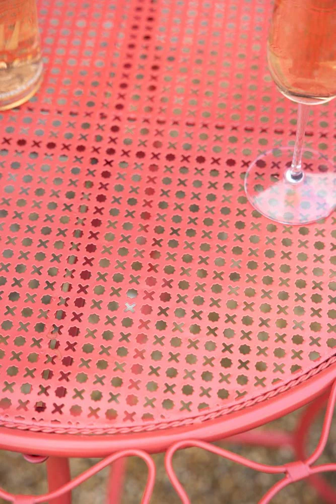 Red Bow Garden Table & Chairs Set - Image 4