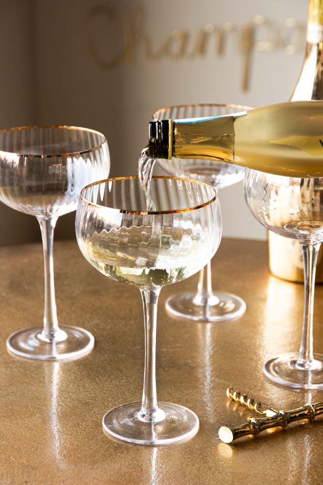Set Of 4 Ribbed Champagne Coupe Glasses With Gold Rim - Image 4