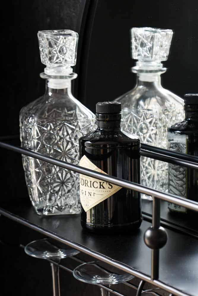 Wall-Mounted Black Metal Bar Shelf With Mirror - Image 4